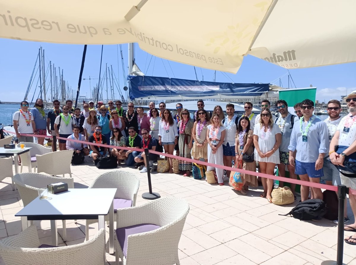 8mayte's tweet photo. "La importancia del equipo", una excepcional jornada organizada por #FórumAEFA y @Deloitte_ES a la que pude asistir el pasado viernes junto a miembros de @AEFALICANTE , @Amefmur y @AVEmpresarios . https://t.co/vZPVY6VI4t