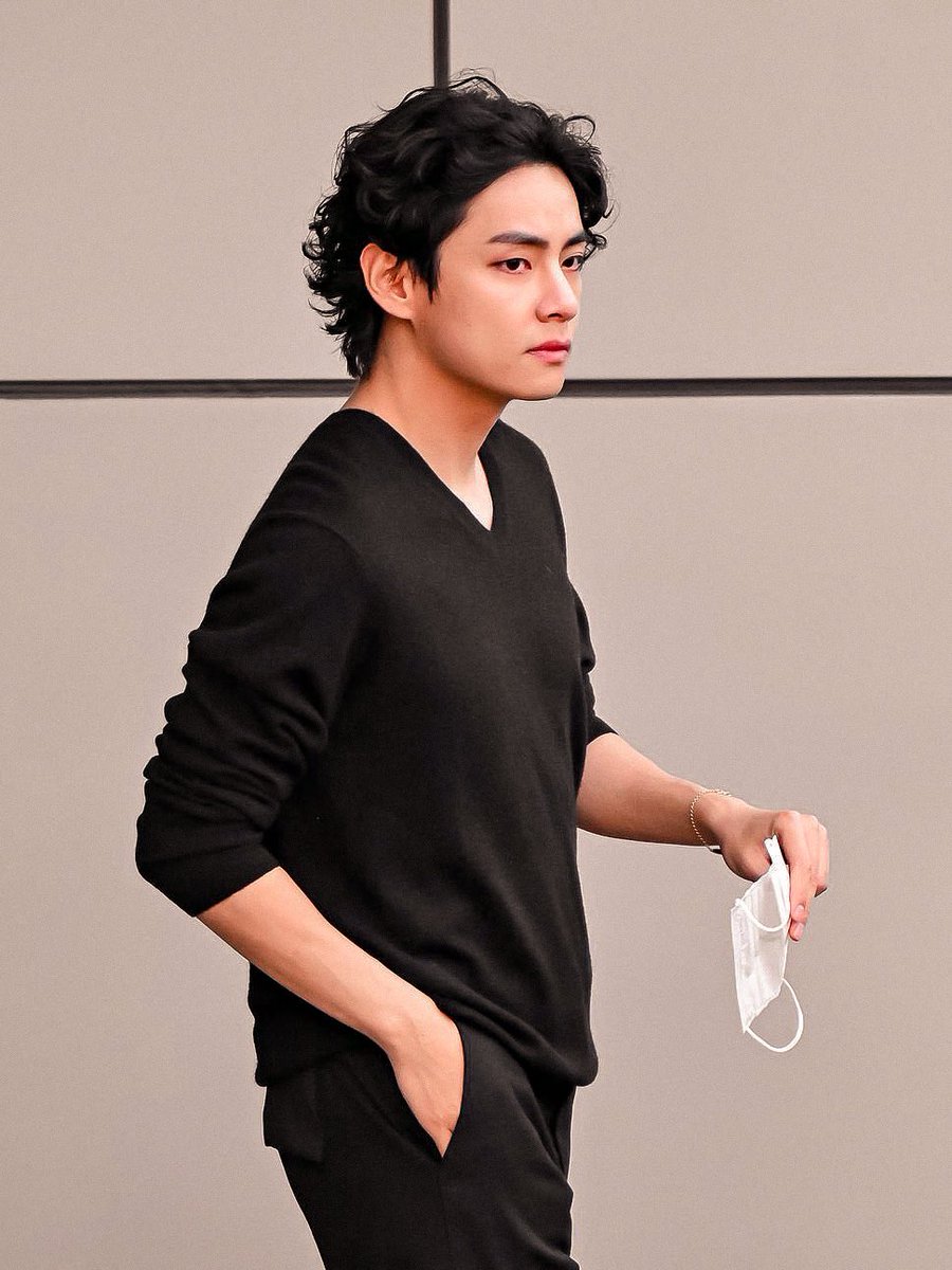 archivefortae's tweet image. taehyung, the man that you are.