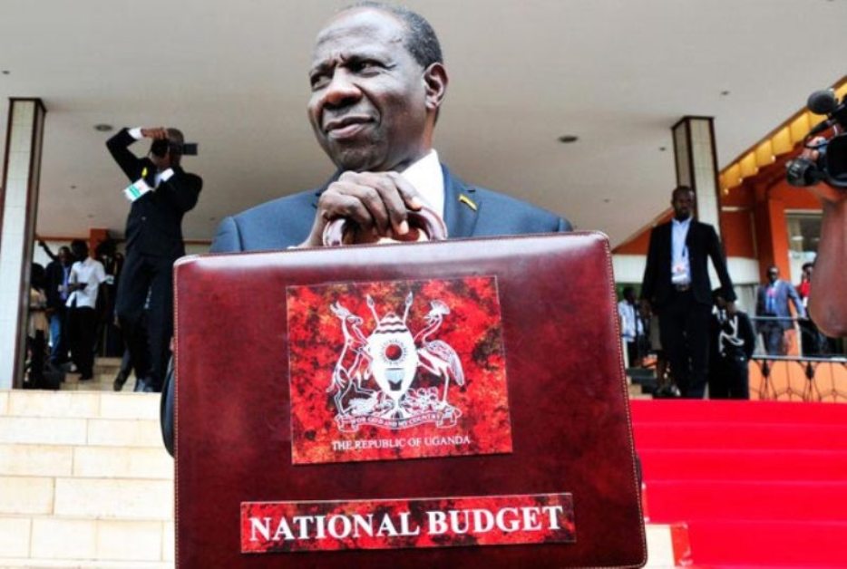 BusikuEsther's tweet photo. Are you ready for the National Budget FY 2022/23 reading happening tomorrow?
Expectations;
➡️Govt's plans for socio-economic transformation
➡️Recognising (For the 1st time) MDAs and LGs that have excelled in service delivery.
#KnowYourBudget22
#BetterServiceDelivery
#Improvement https://t.co/7caii3fnFG