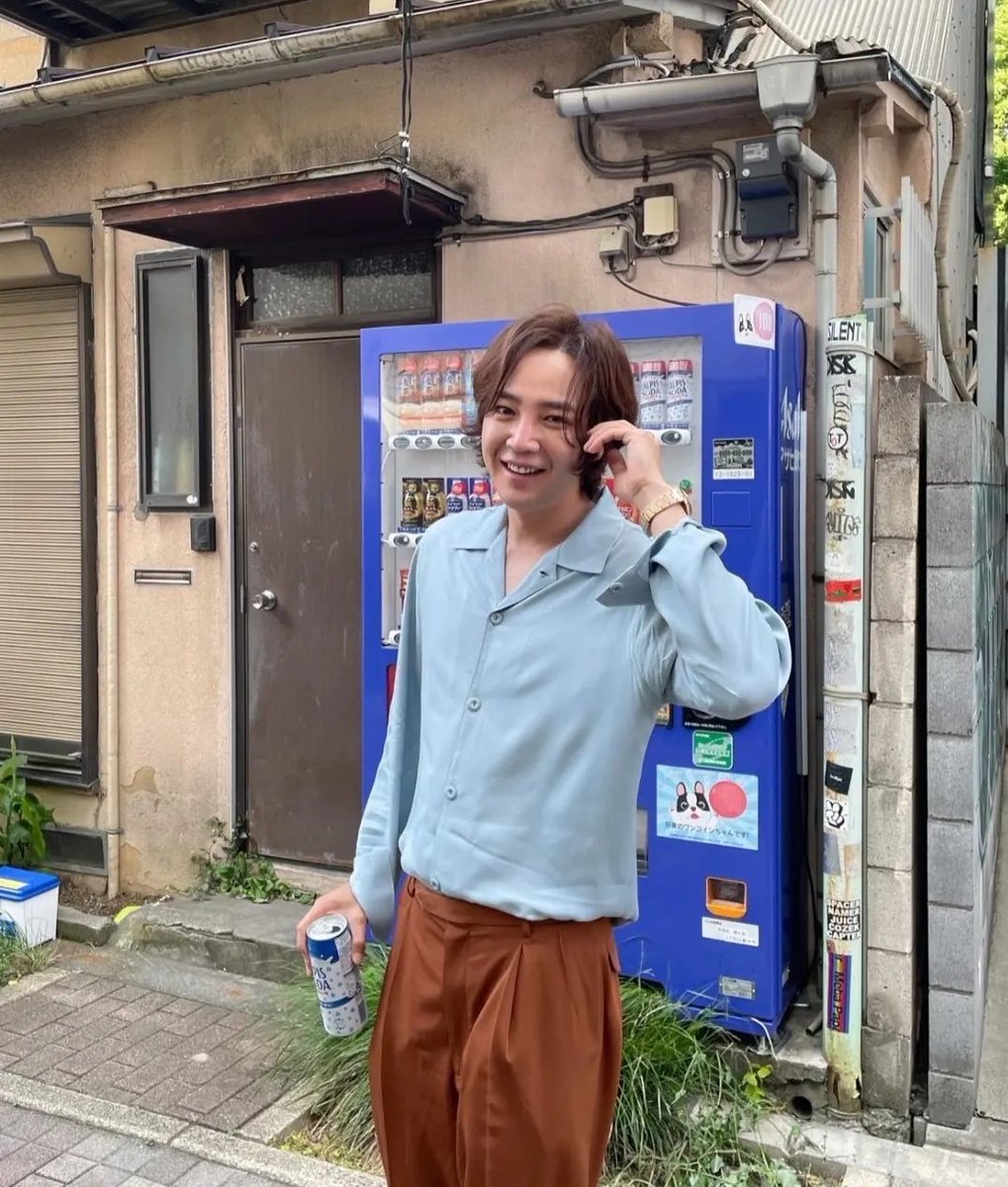 masayoppu's tweet photo. @tkmk248 ファンミでここのカフェ行ったけど
並んでるからカルピスソーダ買ったと言ってて
その夜にインスタにカルピスソーダアップ( *´艸)

結局コーヒーも飲めたようですね( *´艸) https://t.co/UlhwsntfyD