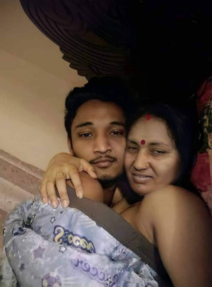 beta_anju's tweet photo. @damini76 @RajSing63120362 कमजोर लड़का पकड़ ली हो.....

औरतों को संतुष्ट करने की कला मुझ में है https://t.co/wZeZ2lv3Lz