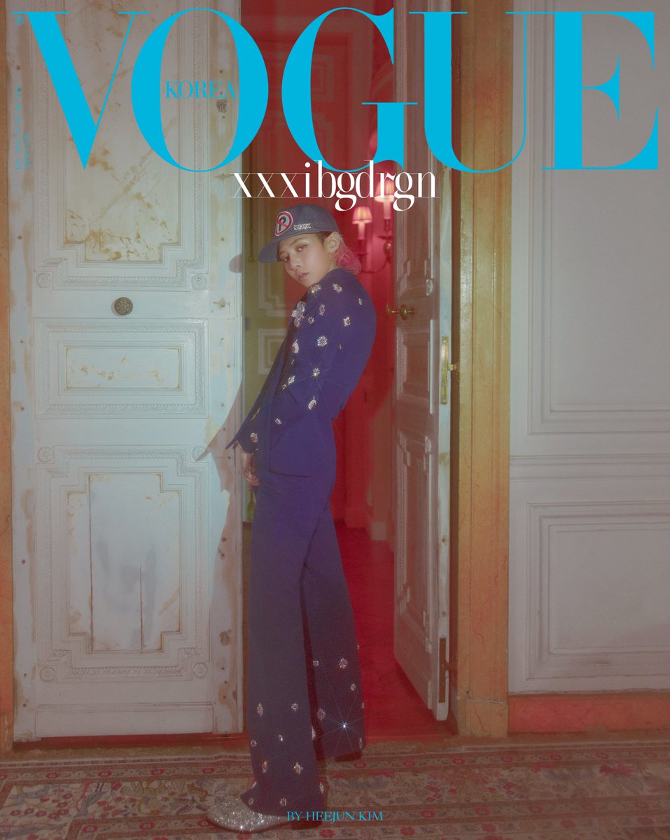 VogueKorea's tweet photo. #협찬 #VogueCover #July
파리, 낭만, 도취, 환희, 저항 그리고 지디와 <보그 코리아> 7월호 커버. 

photographer HEEJUNE KIM
fashion editor KIHOH SOHN 
stylist GEEEUN
hair TAEHYUN(Mizangwon)
makeup HAEKYUNG LIM
production WOORI BAE
-
#Chanel #GD #Gdragon #샤넬 #지디 #지드래곤 #권지용 https://t.co/h2mdeUDXzh