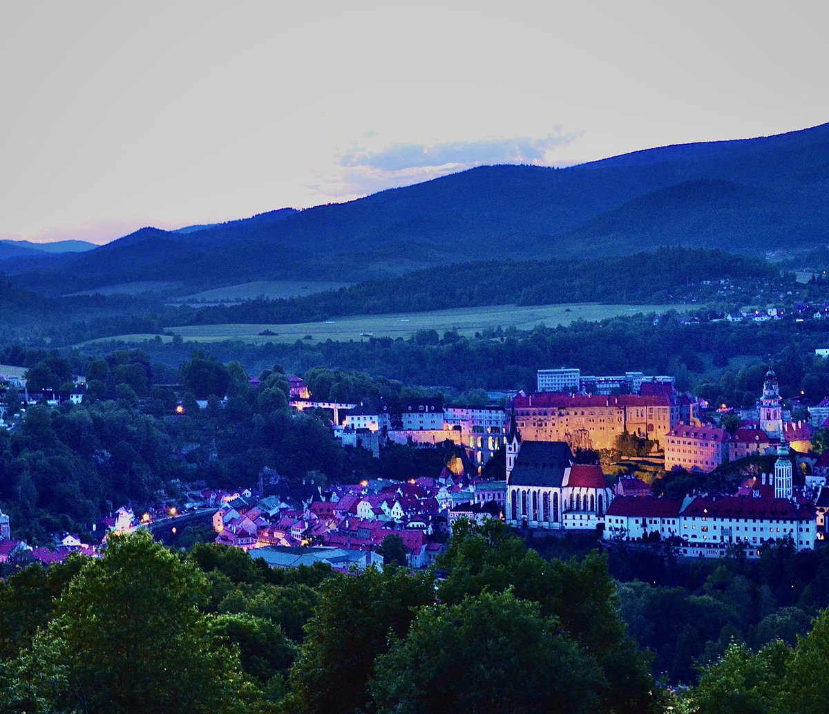 SJEllerstrand's tweet photo. I have had an amazing first week of Workshop on Population and Speciation Genomics in Český Krumlov! Great science, great people, and great beer 🍺#wpsg2022 #wpsg #evomics https://t.co/9qkYYyr1Ys