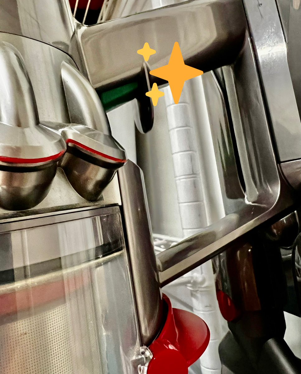 toddanglin's tweet photo. Dyson cordless vacuum stopped working. Problem: broken trigger ๐คฌ Solution: 3D print new trigger ๐
After some tricky repair surgery, Dyson works again and has a custom green trigger. ๐ #practicalprints #3Dprinting https://t.co/ZsyWHpIgRg