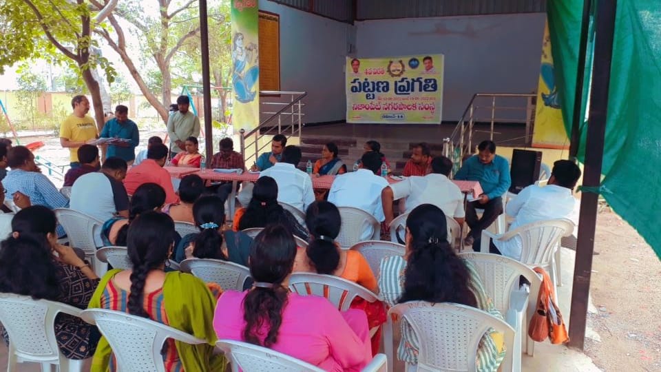 hmwssbdgmsguda's tweet photo. @hmwssbonline Sir, Attending 4th phase  Pattanna Pragathi Programme at Venkataraya nagar park ward no 14 along with Hon'ble Corporator,  Commissioner Nizampet Municipal Corporation along with Manager under Nizampet section Sub Division 1 O&amp;M Div XXIII https://t.co/tssL8VO9ij