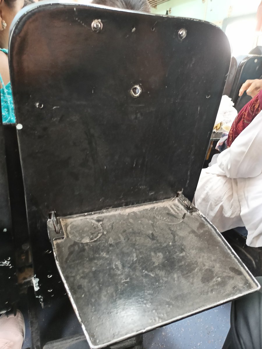 AasthaAgg2507's tweet photo. Train 12054, JanShatabdi Amritsar Haridwar.
Terrible condition of coach and cleanliness.
Disappointing service. 
@IRCTCofficial @PiyushGoyal https://t.co/OlmWonOhji