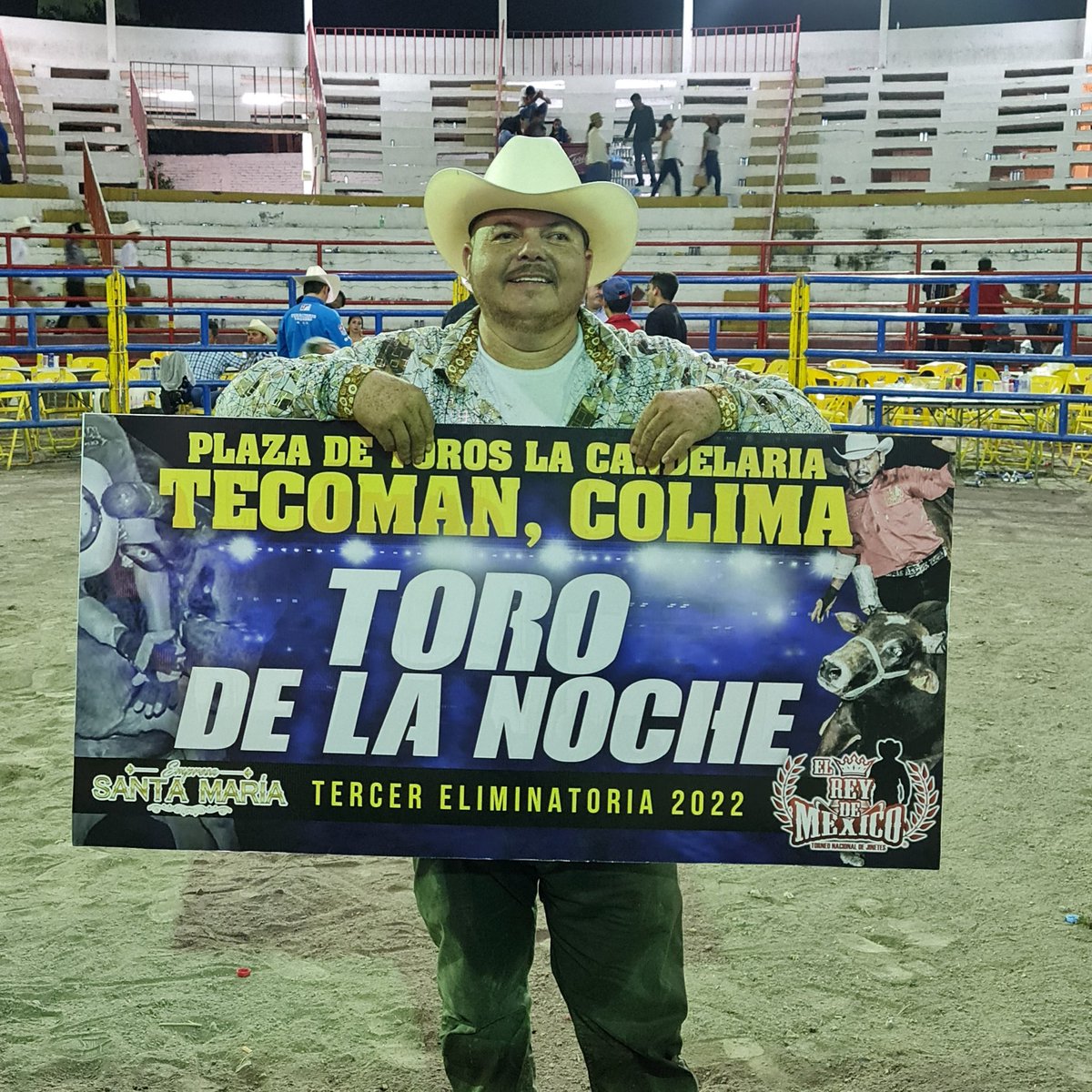 SeleccionJ's tweet photo. Gracias 🙂 a todo el público qué está al pendiente de las páginas 😉 y a todos los que nos acompañaron con su presencia mil gracias 😊 https://t.co/XBM0KLLAw0