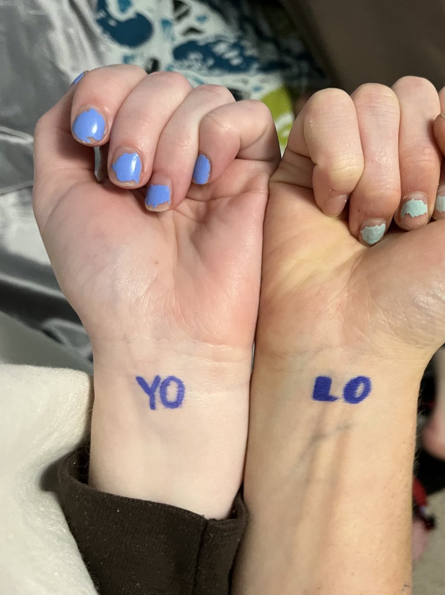 maddiebee_'s tweet photo. we're doing just fine, thanks for asking https://t.co/RoNZ4NDewy