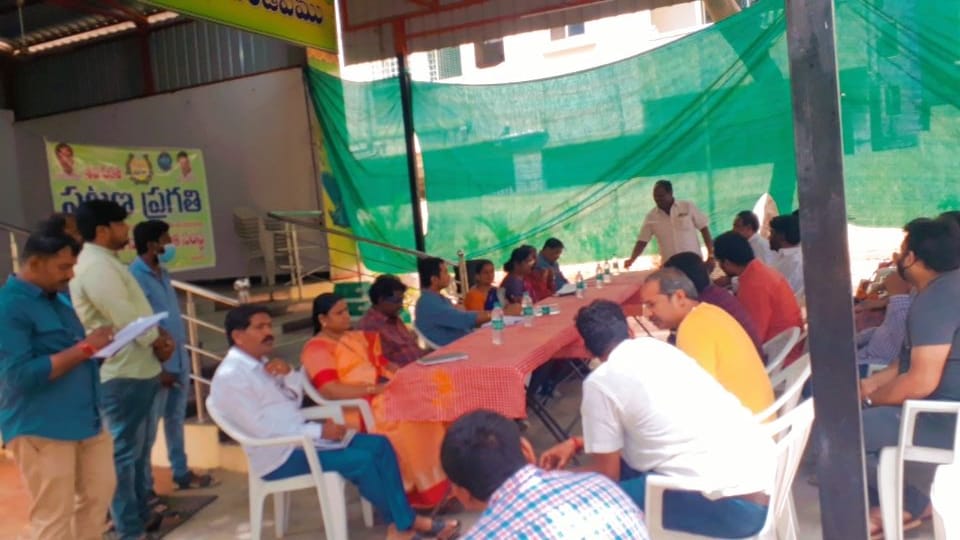 hmwssbdgmsguda's tweet photo. @Hmwssbonline Sir, Attending 4th phase  Pattanna Pragathi Programme at Venkataraya nagar park ward no 14 along with Hon'ble Corporator,  Commissioner Nizampet Municipal Corporation along with Manager under Nizampet section Sub Division 1 O&amp;M Div XXIII https://t.co/rDWBmOjREo