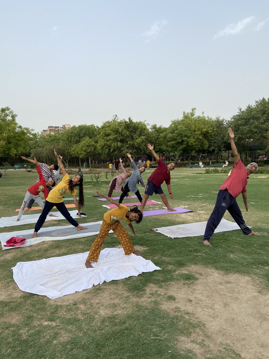 jain_uine's tweet photo. FREE YOGA CAMP🧘‍♀️

#IDY2022 

@mdniy @moayush @PMOIndia https://t.co/40Of7rRkaQ