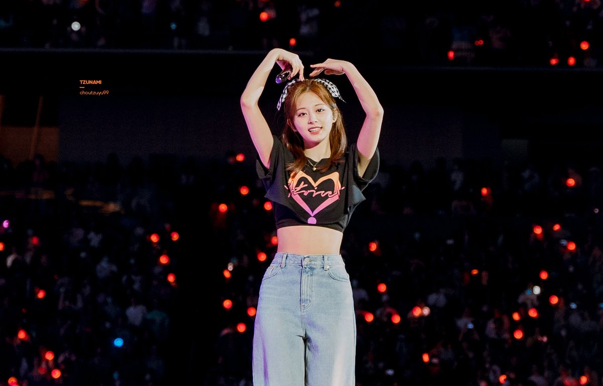 choutzuyu99's tweet photo. Happiest of birthdays to you, Tzuyu! I hope you can continue to believe in yourself as much I as believe in you. I'll always be cheering your name the loudest 💙
#HappyTzuyuDay 
#ThinkAboutTzu
#이쯔쯔하_해피쯔위데이 https://t.co/Powq4r1WrR