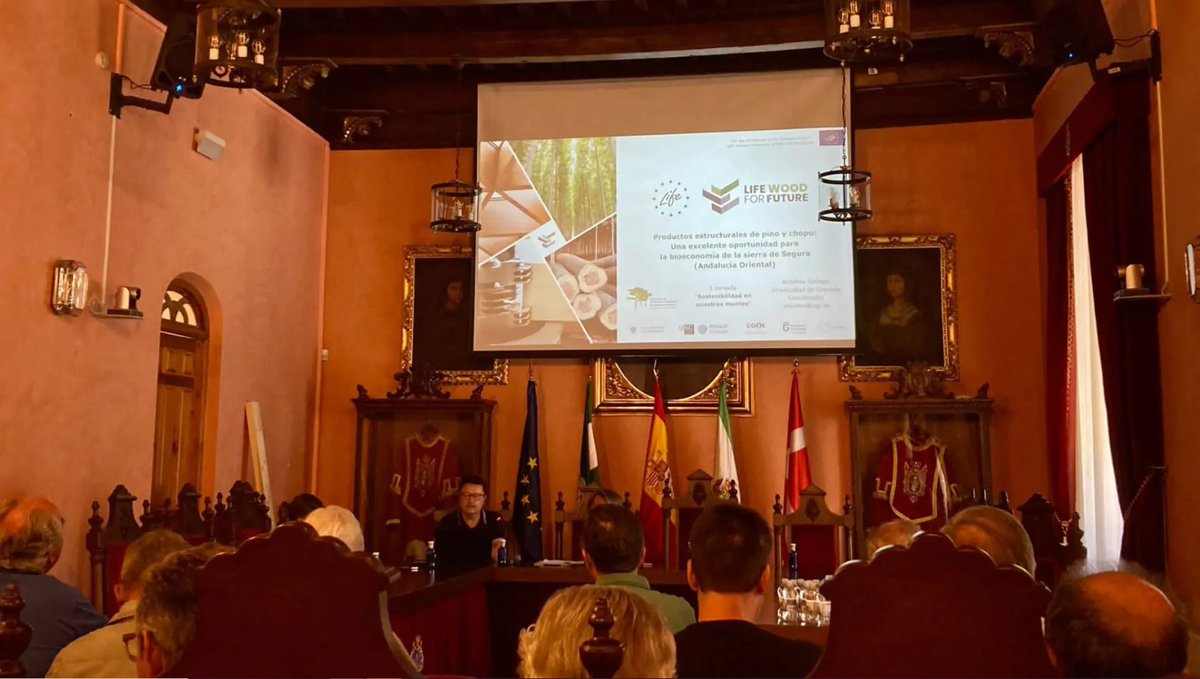 woodforfuture's tweet photo. 🌿🤝@Selvicultores y @CanalUGR participan en Huéscar (Granada) defendiendo la gestión #forestal #sostenible, el asociacionismo y presentando el modelo industrial de @woodforfuture para el uso de la #madera #estructural

👇👇👇👇
https://t.co/8e1aZdM6xx https://t.co/vPdn2GjfSa