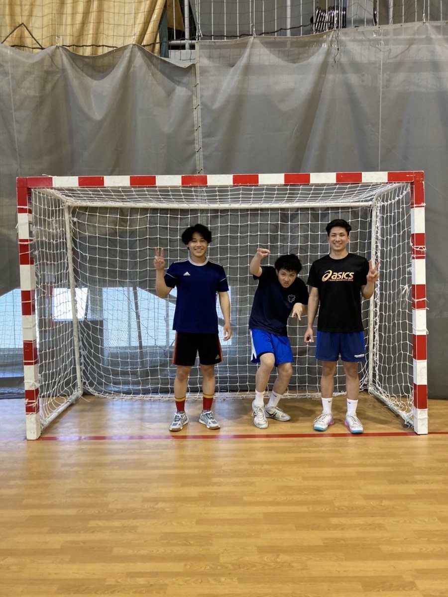 部員紹介です🤾‍♂️

倉田明武（左）
高岡向陵高校出身
一言:頑張ります。

麻田凌平（真ん中）
神戸国際高校出身
一言:がんばりますわ！

知念祐汰（右）
興南高校出身
一言:ちばります。