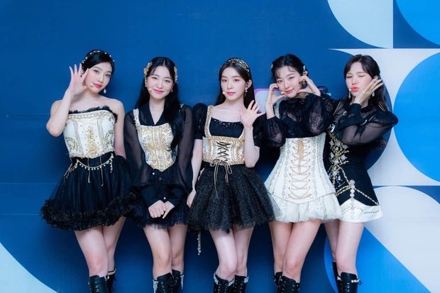 RVStatsBase's tweet photo. Top 5 Longest Charting @RVsmtown songs on MelOn Weekly Chart Top 10

#1 Feel My Rhythm-12*
#2 Psycho-11
#3 Red Flavor-10
#4 Rookie-8
#5 Russian Roulette, Bad Boy, Power Up-7 each

*Still charting

@Red_VelvetJP #RedVelvet #레드벨벳 https://t.co/KEHX7gQFXQ