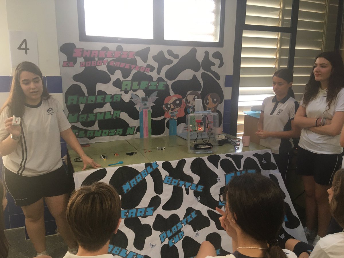 csamiguel's tweet image. Fotos de la feria robótica del curso 2020-21