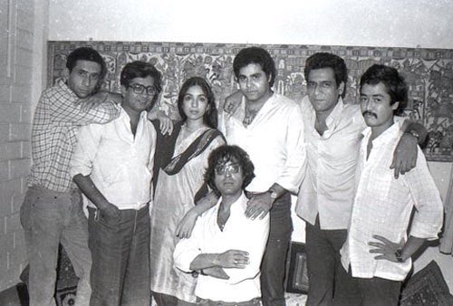 FilmHistoryPic's tweet photo. "desh ki unnati ki pehchaan, agar kisi cheez se hoti hai ... toh woh hai gutter"

(1983) Jaane Bhi Do Yaaro https://t.co/Rj73jdcuuR