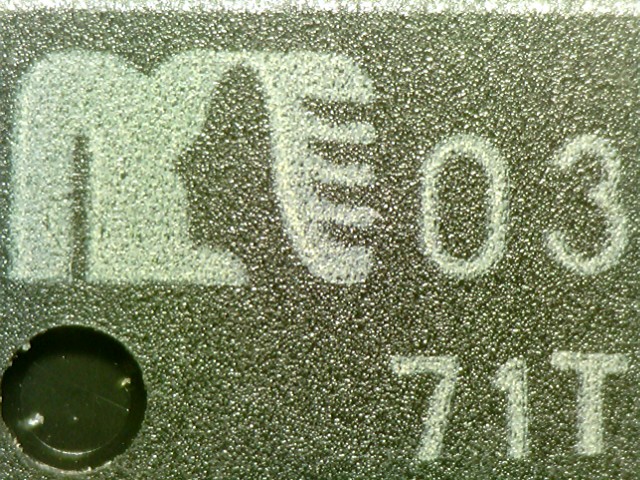 Microsoft_6666's tweet photo. MUSES03
製造時期違い2個
真贋不明ですが秋月で購入のMUSES02と比べてもおかしなところは見られないので本物かな

#オペアンプ
#MUSES03
#マイクロスコープ https://t.co/DljYXjNTOR