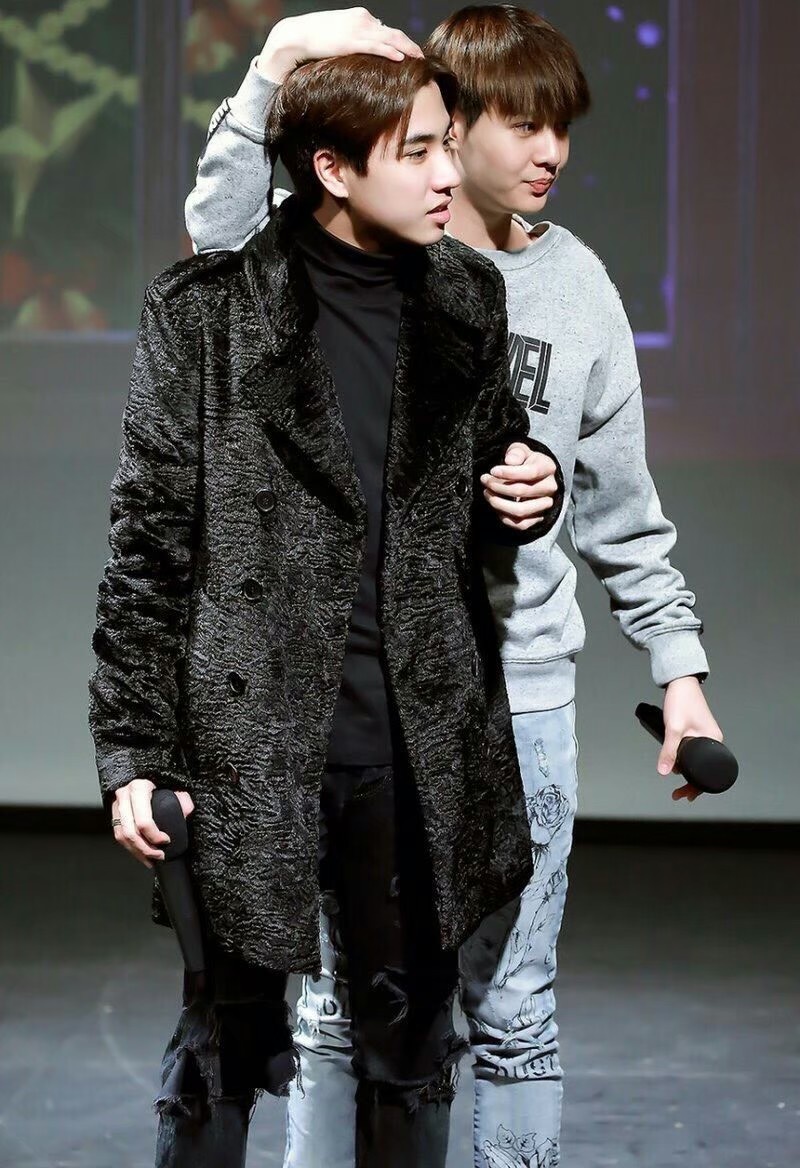 avy_ps's tweet photo. perthsaint or saintperth? 😛🖤❤️
#SaintPerth
#PerthSaint
#PerthSaintSation https://t.co/A959XRaWbH
