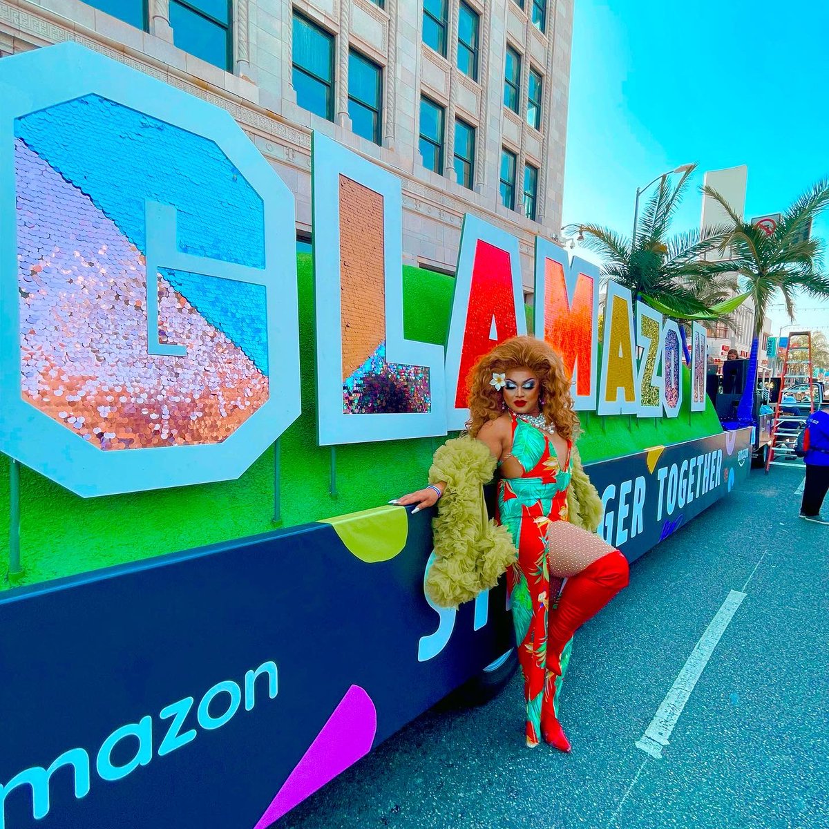 iamjadaslayy's tweet photo. Teamed up with @amazon for @lapride 🌈❤️ #GlamazonLosAngeles #StrongerTogether #LAPride https://t.co/qsDv3F0MYu