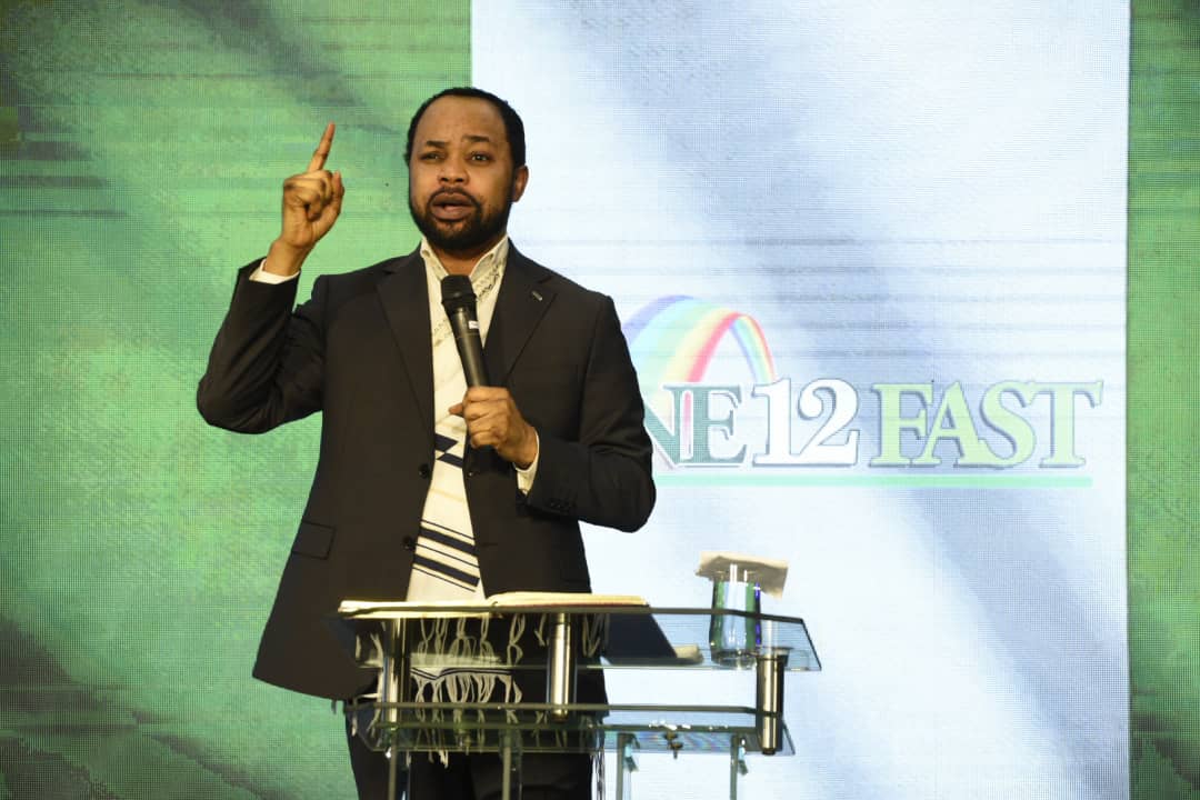 LIVE UPDATE: The convener of the #June12fast, Prophet Isaiah Wealth led the church in prayers of repentance...

#june12fast #praynigeria #newnigeria #june12 #Nigeria #prayfornigeria