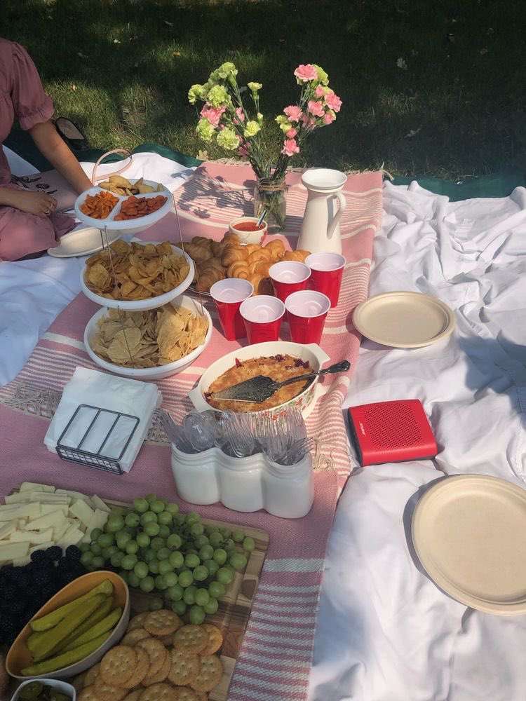 imagencoen's tweet photo. Picnic day!🧺🧺 yesterday!
#delicious #happy #picnicinthepark 
#weekend https://t.co/L89jF4e9Do