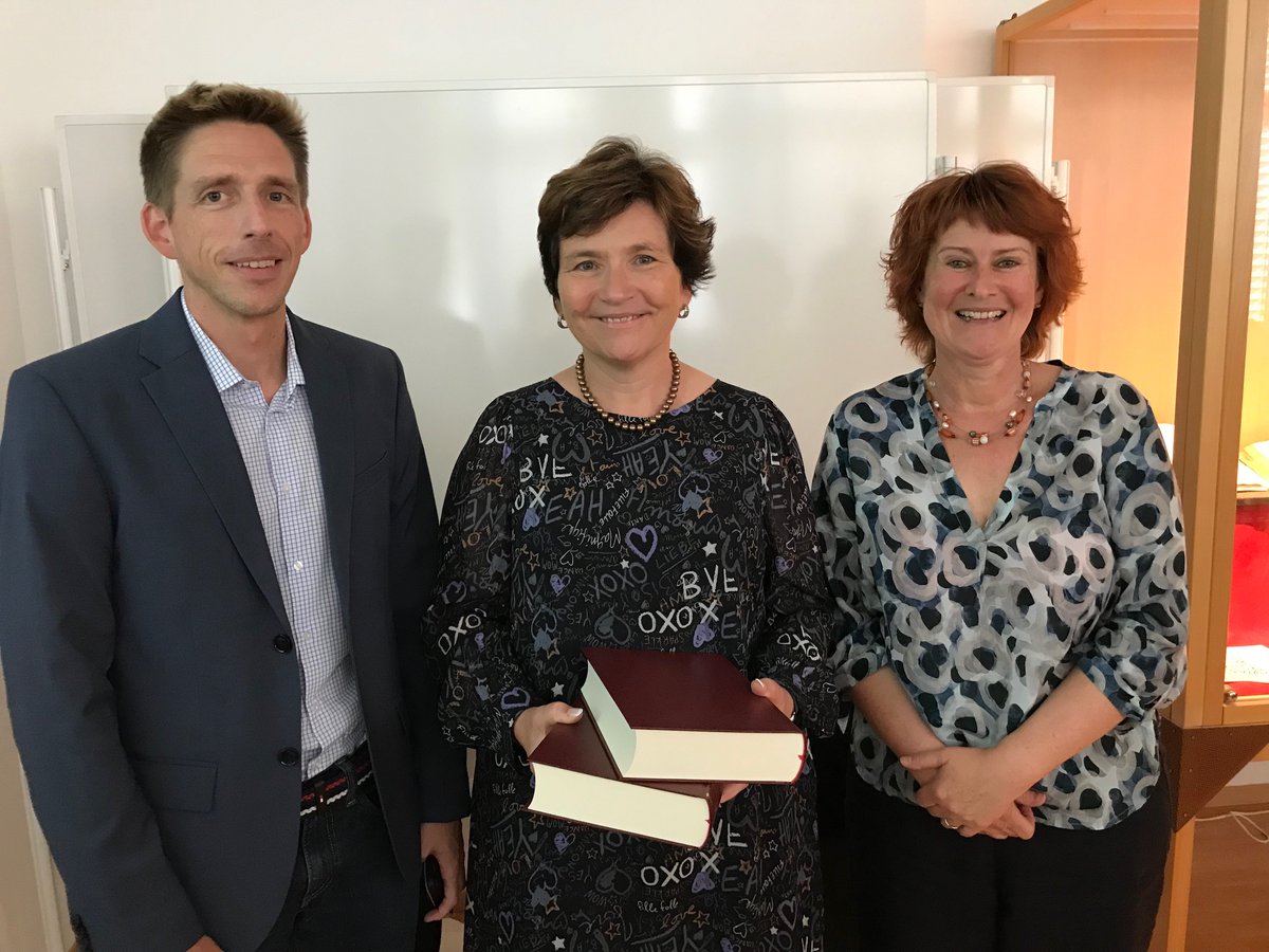 Die Freiburger Hexenprozesse 15.–18. Jahrhundert in Buchform erschienen: 360 Prozesse mit 309 Personen (Kinder, Frauen und Männer) auch  online unter ssrq-sds-fds.ch/exist/apps/ssr…