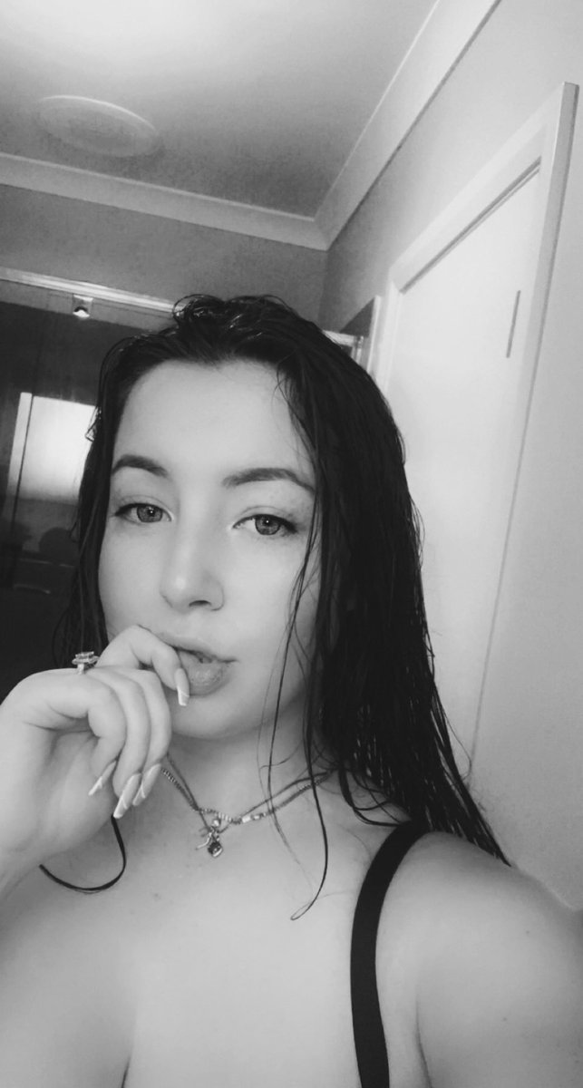 serena99xx's tweet photo. 🚿✨ https://t.co/HXyyon0Mqz