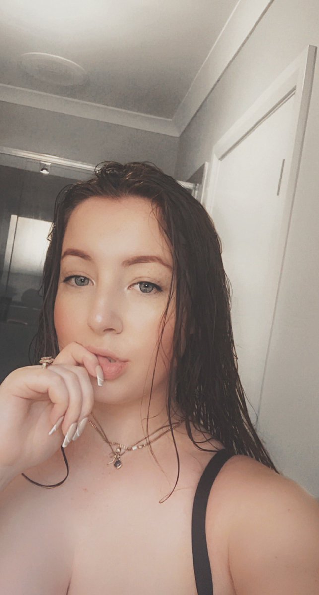 serena99xx's tweet photo. 🚿✨ https://t.co/HXyyon0Mqz