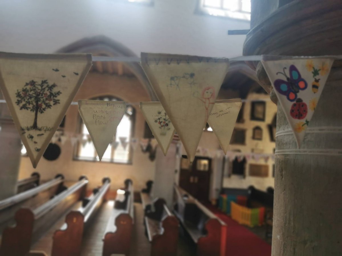 Insects are a really important part of the natural world. Would you like to help monitor #pollinators? It only takes 10 minutes! Find out more: ukpoms.org.uk #EcoBunting #EcoChurch #environment <a href="/PoMScheme/">UK Pollinator Monitoring Scheme</a> <a href="/MessyChurchInHx/">MessyChurchInHornchurch</a> <a href="/CofEEnvironment/">Church of England Environment Programme</a>