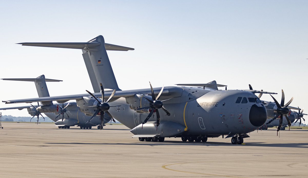 SchoellhornMike's tweet photo. Serving our customers is our top priority. After #Eurofighter, we have been able to significantly improve availability of the 🇩🇪 #A400M fleet together with @Team_Luftwaffe, @BaainBw &amp; @BMVg_Bundeswehr. I am proud of my team for this accomplishment &amp; we want to improve further. https://t.co/lzL9tbN8p1