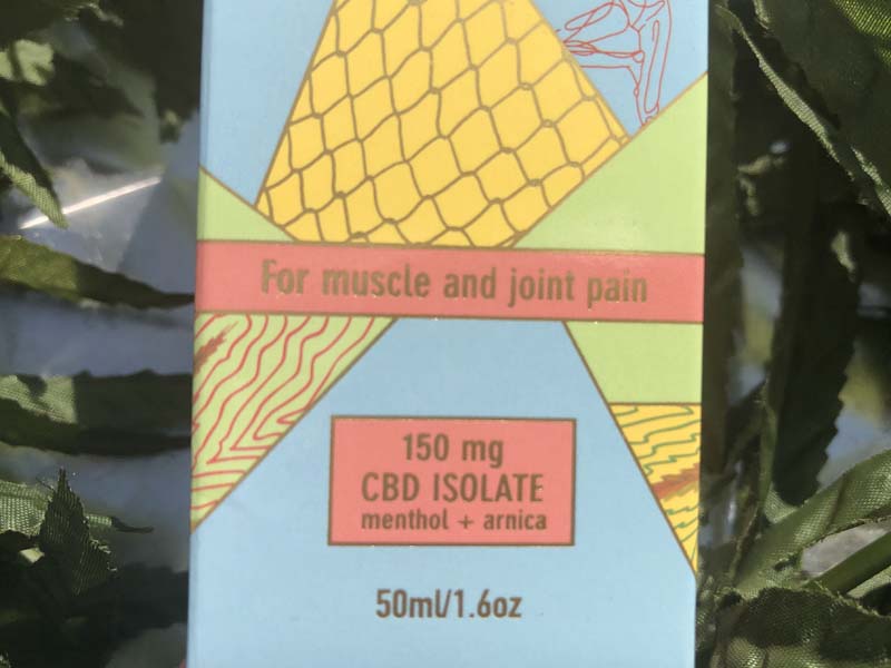 manana_kkkane's tweet photo. #SheaBrand 久しぶりの初作は、#CBD 配合の #アスリートロールオン!!お洒落な印象の強いシアブランドならではの素敵なパッケージも最高で、ガラス製のボトルに入った #ロールオン 初めて触りましたが、高級感ありあり！ 筋肉の痛み、緊張、関節の痛み、腫れなどに！CBD 含有量 150mg/ 50g/￥7260(税込 https://t.co/DChQJIgZDm