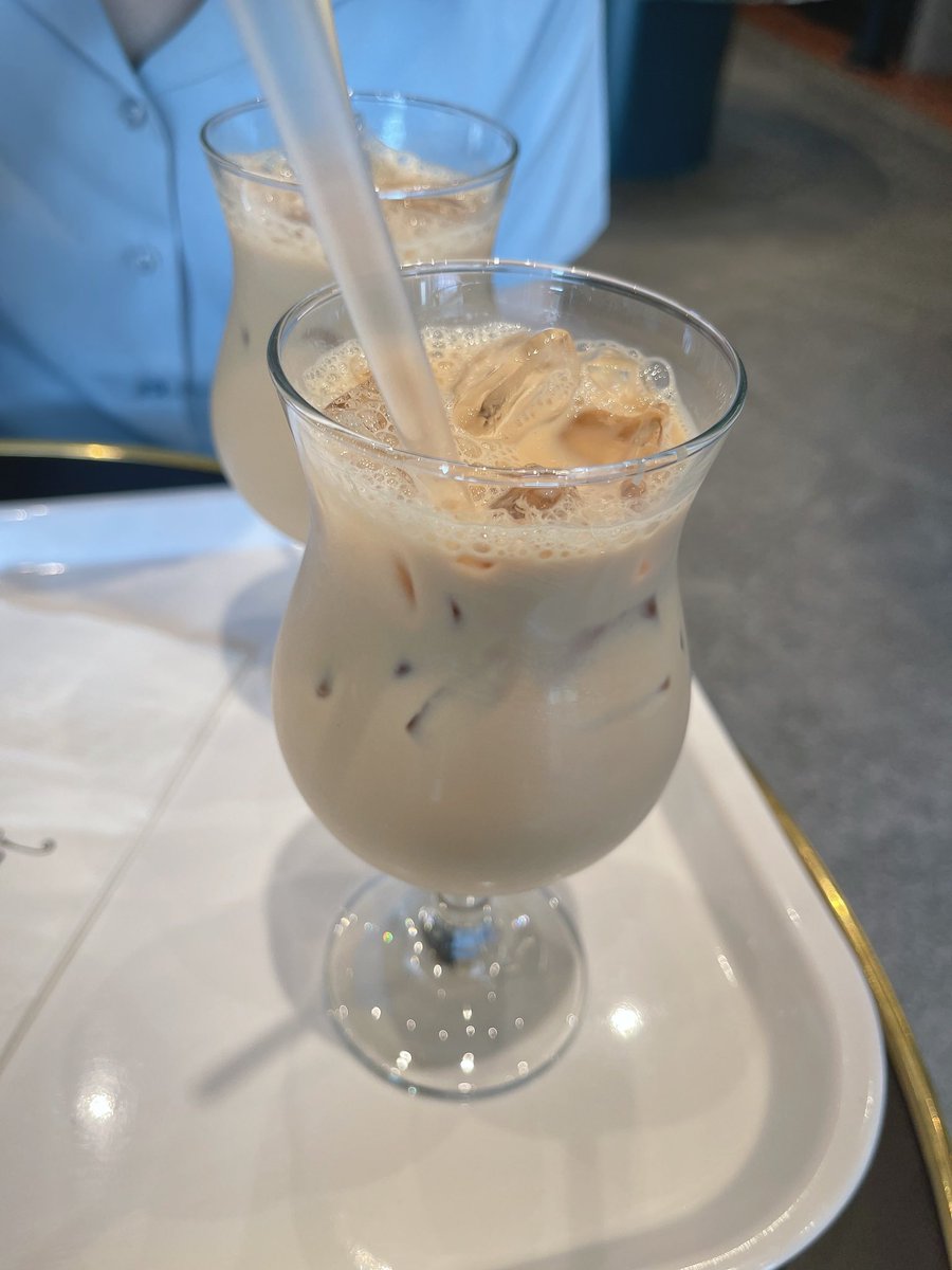 진아님 만나서 놀았쏘😁😁
실물이 훨씬 이쁘셨당
@SAKURA46390737