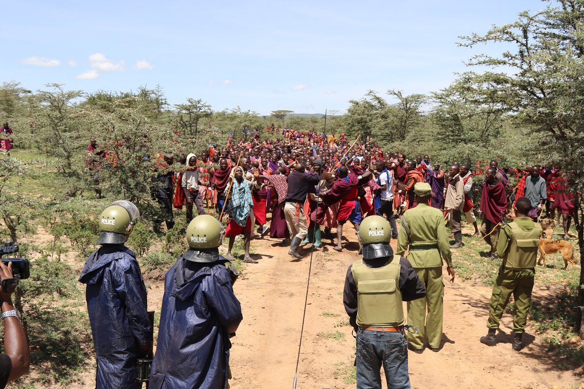 thenewlionprojt's tweet photo. We stand in solidarity with the Maasai who are facing a brutal eviction from their ancestral lands to make way for luxury safaris, based on a racist model of fortress conservation. #standWithMaasai #Tanzania https://t.co/9bw014Lxjs