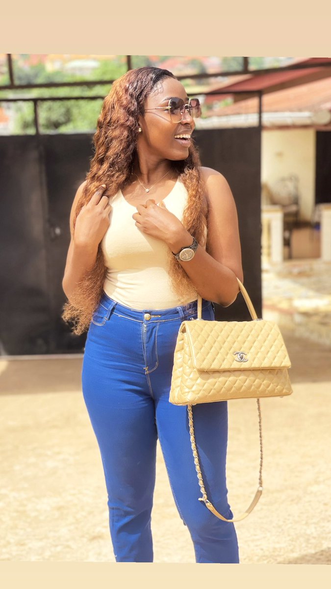 Mme_Sylla06's tweet photo. Excellent début de semaine à tous 🙏🥰 https://t.co/OM6DetSATB