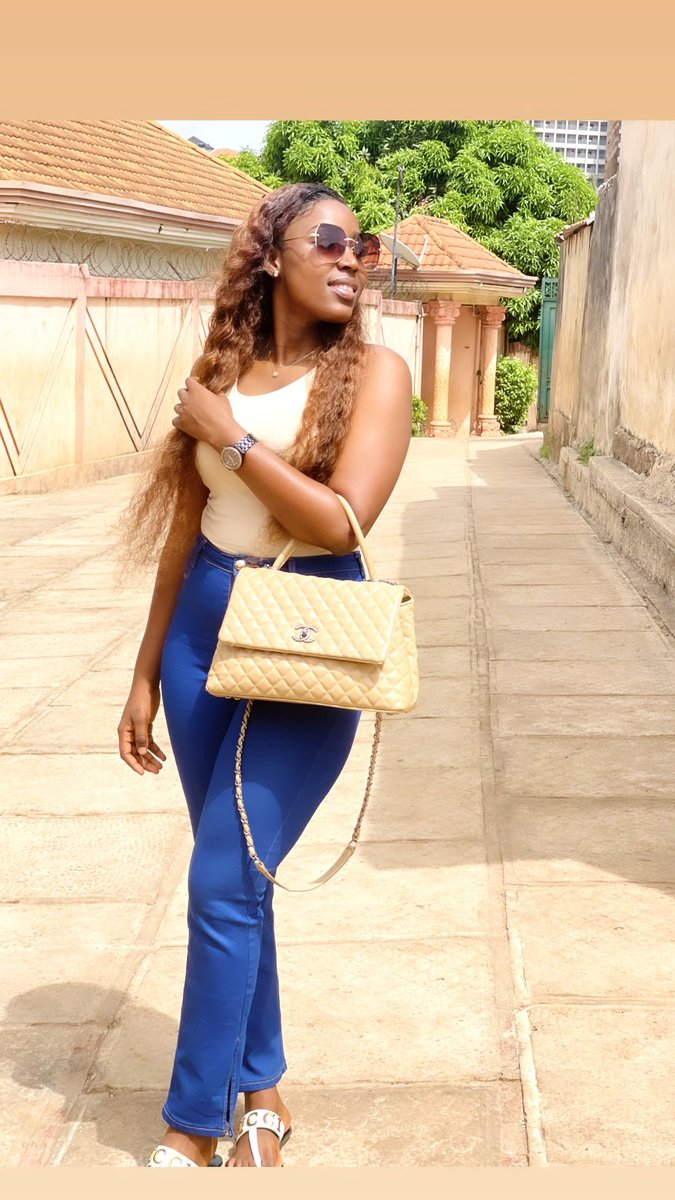 Mme_Sylla06's tweet photo. Excellent début de semaine à tous 🙏🥰 https://t.co/OM6DetSATB