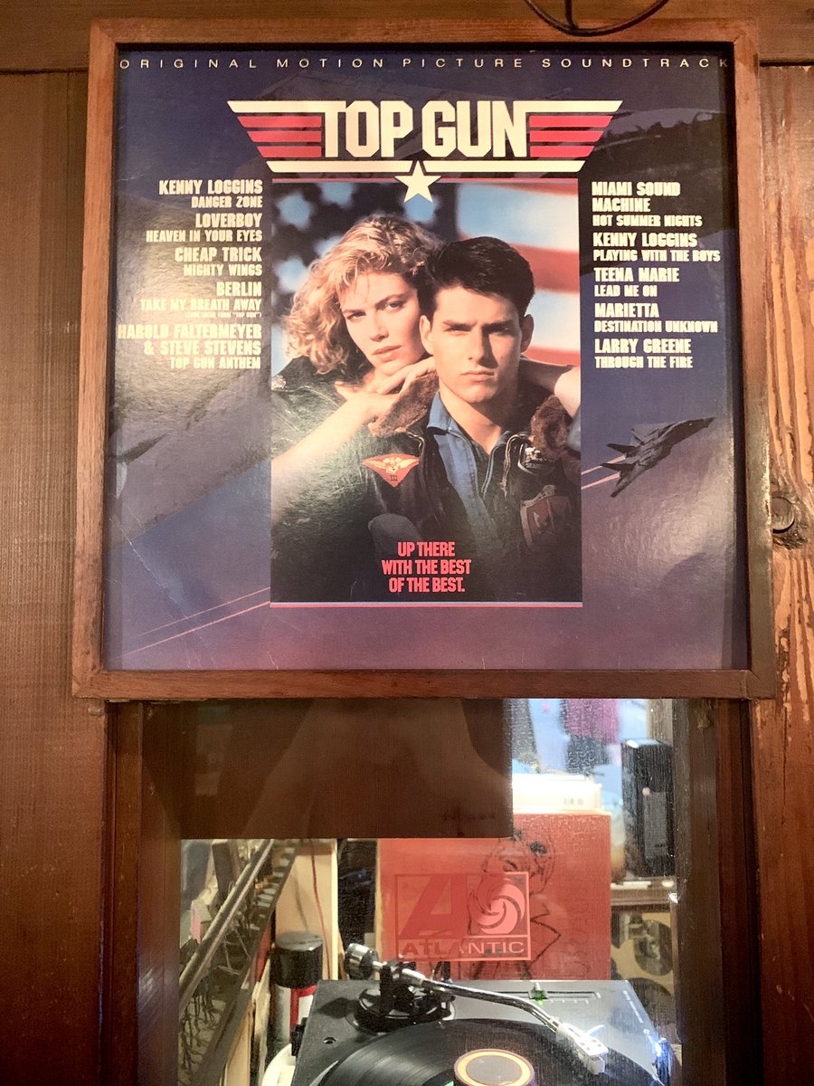 harah_s's tweet photo. TOP GUN  OST

最近このサントラ多くかけがちな気がします。

そこで気づいた事、当店のトップガンはジャケの曲順が出鱈目でした。
何だこれ！ミス盤か？
どなたか知っている方いましたら教えて下さい！
本日もオープンです！

#ハラーズ https://t.co/6ZqqzV4uOH