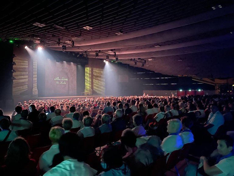 Bernadette de Lourdes (@bdelourdesmusic) on Twitter photo 100 représentations, c’est fait ✅
Merci à tous les spectateurs qui depuis 2019 sont venus voir, et reviennent voir, notre beau #spectacle. Nous avons hâte de continuer de vivre cette belle aventure avec vous !
#bdelourdes
<a href="/bdelourdesmusic/">Bernadette de Lourdes</a> <a href="/RobertoCiurleo/">Roberto Ciurleo</a> <a href="/lourdes_france/">Sanctuaire Notre-Dame de Lourdes</a> 100 représentations, c’est fait ✅
Merci à tous les spectateurs qui depuis 2019 sont venus voir, et reviennent voir, notre beau #spectacle. Nous avons hâte de continuer de vivre cette belle aventure avec vous !
#bdelourdes
<a href="/bdelourdesmusic/">Bernadette de Lourdes</a> <a href="/RobertoCiurleo/">Roberto Ciurleo</a> <a href="/lourdes_france/">Sanctuaire Notre-Dame de Lourdes</a>