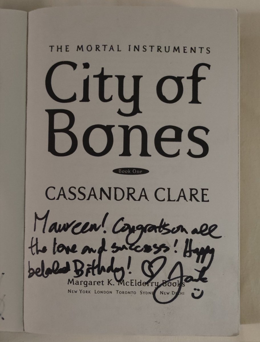 MauSte31's tweet image. Also, here are my autographs from #THOS2 and #THOS4 

🎉 The end 🎉