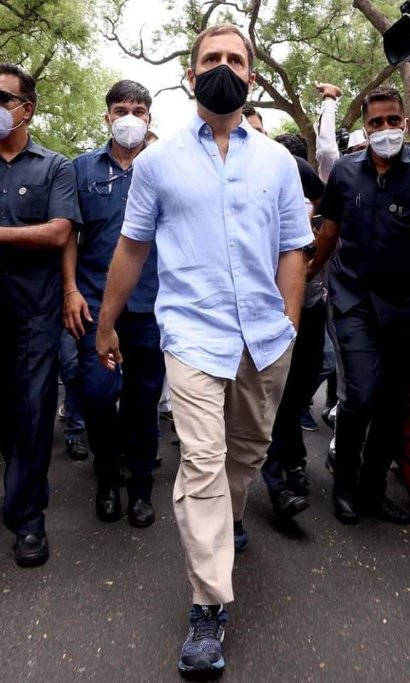SayanAug15's tweet photo. I am with Rahul Gandhi #IndiaWith @RahulGandhi https://t.co/qGlBYXF3HA