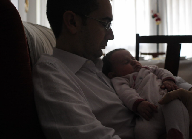 fatherhoodinst's tweet image. Dads also get little or no support to develop their caregiving skills, help them understand child development or inform them how to keep their babies safe. And they’re not screened for stress, anxiety, depression or other important psychological factors.