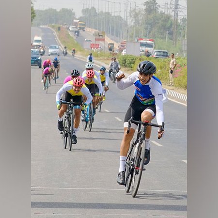 AndrabiNuzhat's tweet photo. Adil Altaf created history by winning the first cycling gold medal for #Jammu and #Kashmir in the #KheloIndiaYouthGames. he blazed to glory in the Boys 70 Km road race. He is role model for youth of J&amp;K who want to choose the field of sports and rise and shine
#Mondayvibes https://t.co/RKBKpMWsIe