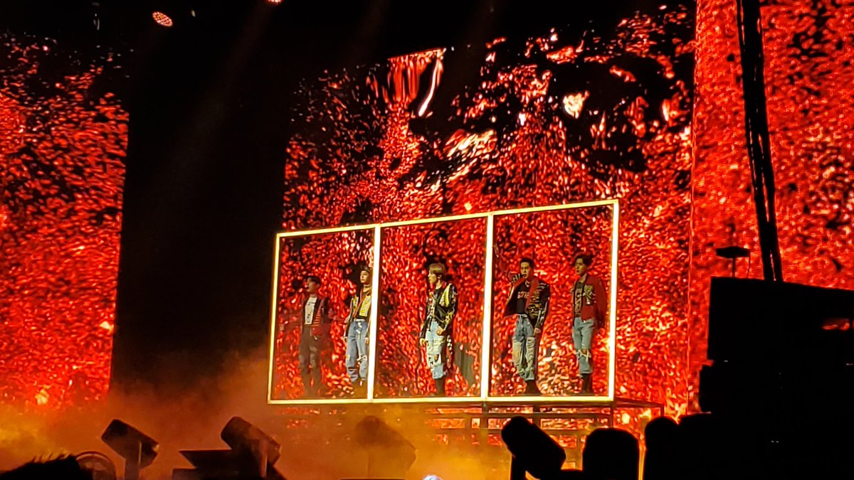 withloveshownu's tweet photo. mercy #MonstaXinLA #MXINLA #monstaxLA #MONSTA_X #몬스타엑스 #MONSTAXUSTOUR #MONSTAX https://t.co/lH9jyv68EK