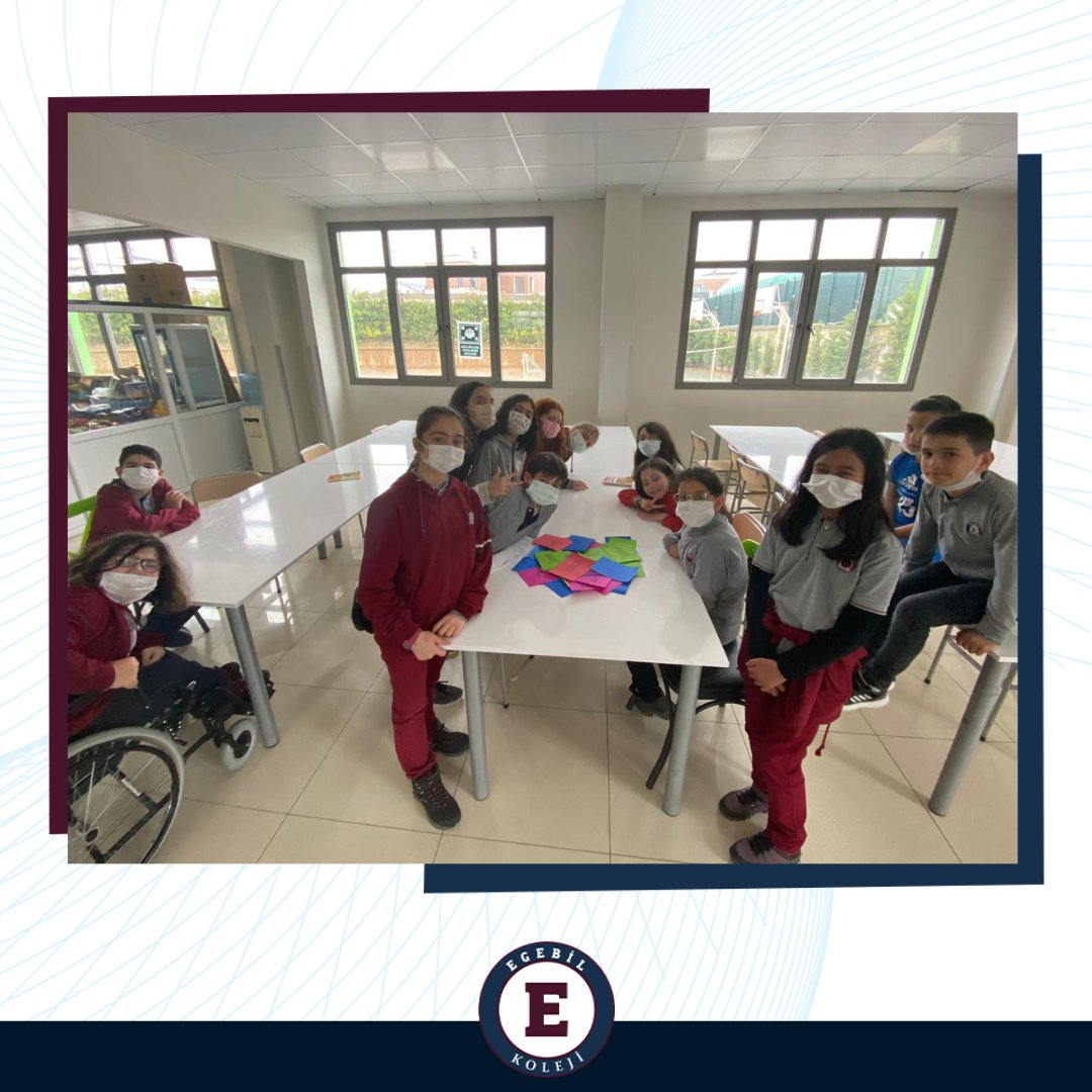egebilefebey's tweet photo. Efebey'de dersler oyunlaştırma yöntemiyle işleniyor. Bilingual eğitim sistemimizle, öğrenciler dünya dillerini öğrenen Efebeyli öğrenciler, Almanca cümle kurma yarışmasında kelime oyunları ve cümle kurma çalışmaları yaparak eğlenerek öğrendi.

#egebil #efebey #denizli #bilingual https://t.co/4ISDXYw09s