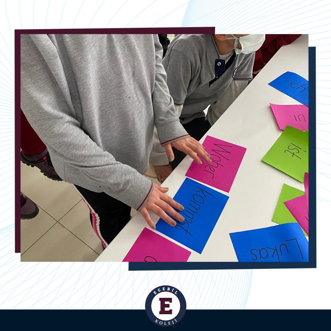 egebilefebey's tweet photo. Efebey'de dersler oyunlaştırma yöntemiyle işleniyor. Bilingual eğitim sistemimizle, öğrenciler dünya dillerini öğrenen Efebeyli öğrenciler, Almanca cümle kurma yarışmasında kelime oyunları ve cümle kurma çalışmaları yaparak eğlenerek öğrendi.

#egebil #efebey #denizli #bilingual https://t.co/4ISDXYw09s