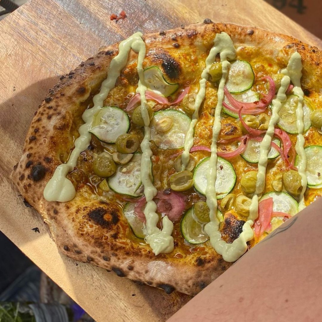 are you joining us for summer sessions this friday? ☀️

you can enjoy a tasty slice from our brand new trader 
 flower power pizza as you groove away to the wonderful live music!

📍 woking
⏰ 17th june, 5pm - 10pm
🤍 ethicalveganevents.co.uk/market-info
