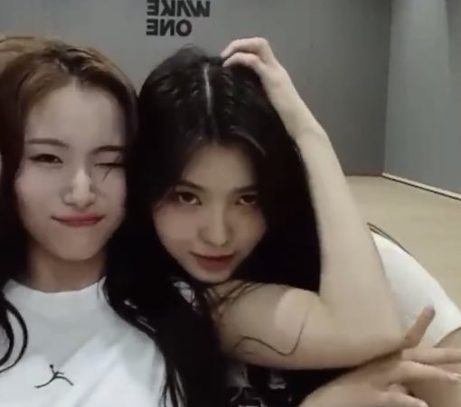 dayoungspace's tweet photo. our cuties 
#서영은 #YOUNGEUN #김다연 #DAYEON #Kep1er #케플러 #DAYOUNGZ https://t.co/9xnbcSEd8c