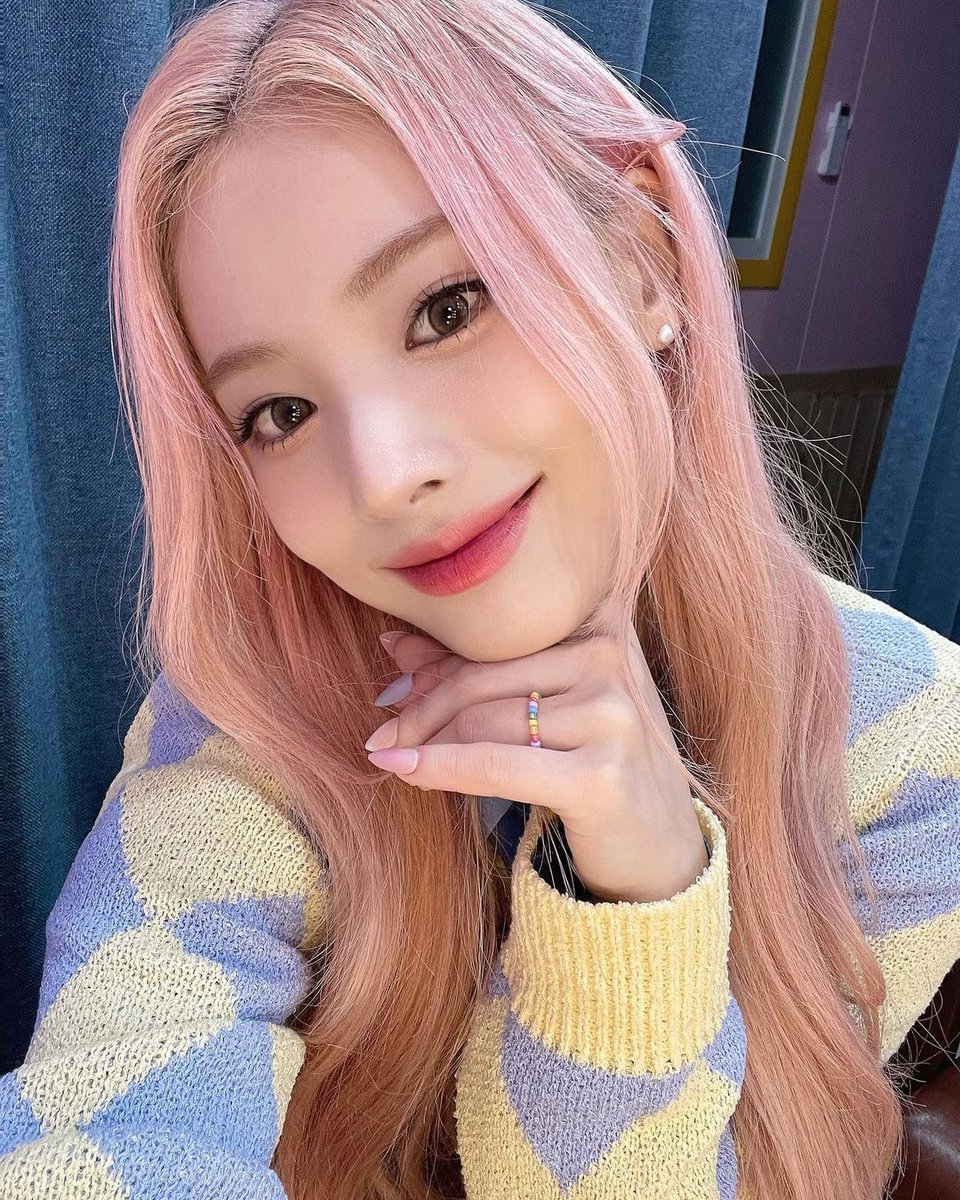 NMIXXGLOBAL's tweet photo. [📸] 220613 — @NMIXX_official

Instagram Update with #JINNI

#지니 #NMIXX #엔믹스 https://t.co/V3rxAtTuRU