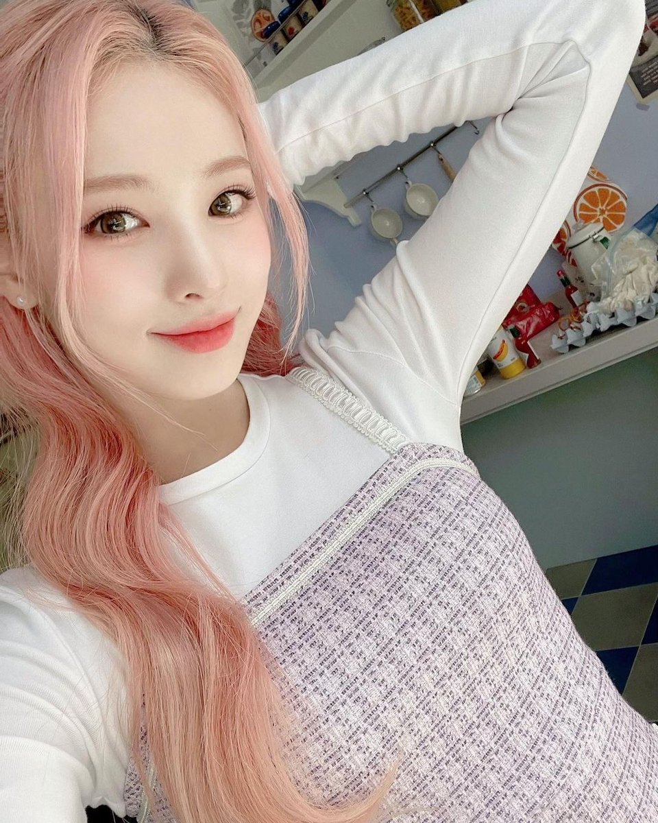NMIXXGLOBAL's tweet photo. [📸] 220613 — @NMIXX_official

Instagram Update with #JINNI

#지니 #NMIXX #엔믹스 https://t.co/V3rxAtTuRU