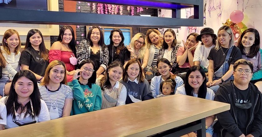 JaimaisBrew's tweet photo. Behind-the-scenes of our Day-2 #9YearsOfSpringWithBTS cupsleeves event. (more photos to be uploaded on our Facebook page). ✨✨✨ https://t.co/CC0XWX4Uic