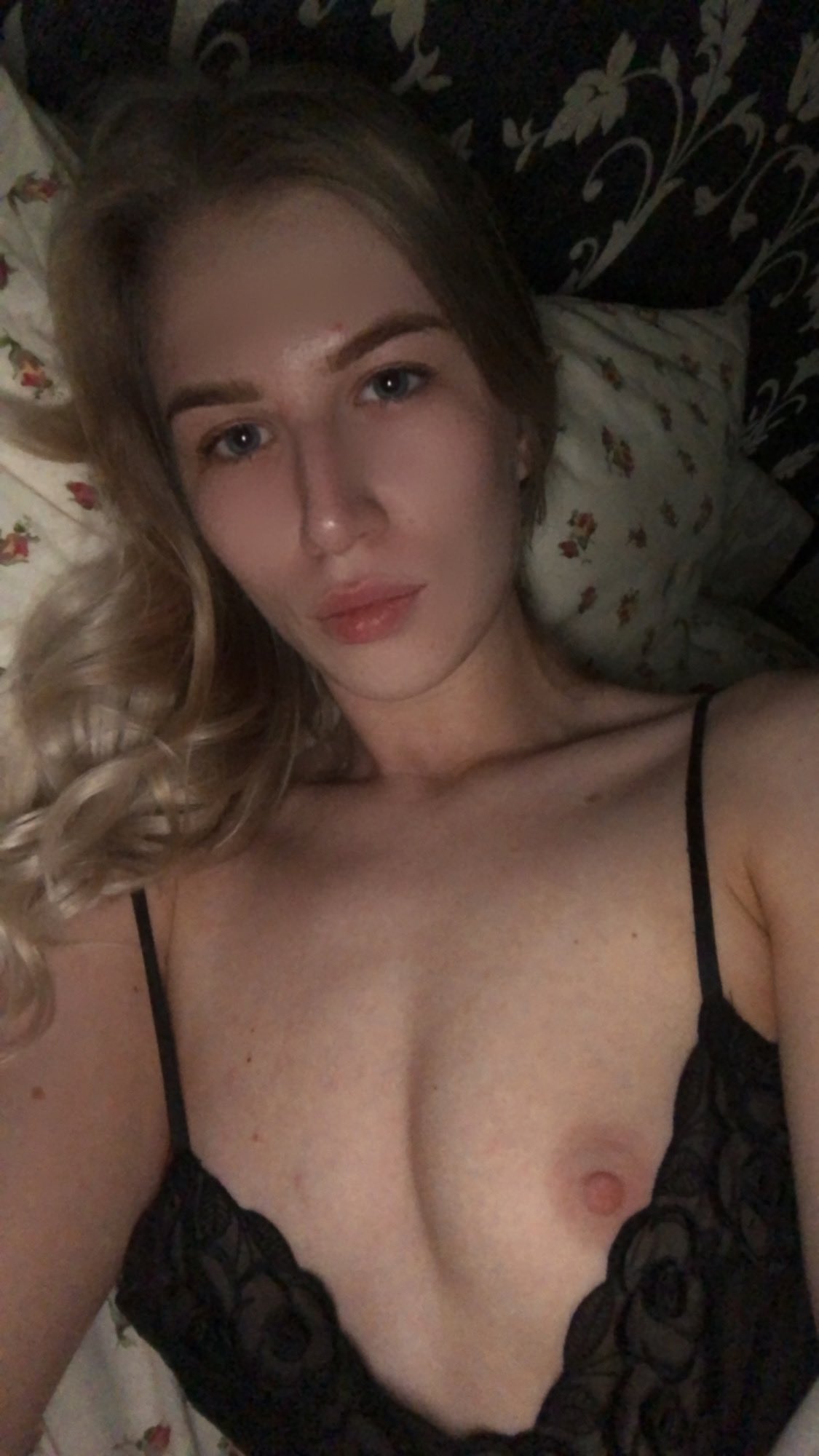 Sometimes I feel really lonely at night 😔✨ https://t.co/aMbfh5hXGR